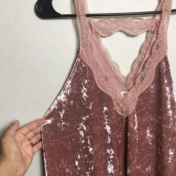 Pol Large Pink Velvet Halter Top Lace Trim - Picture 3 of 6